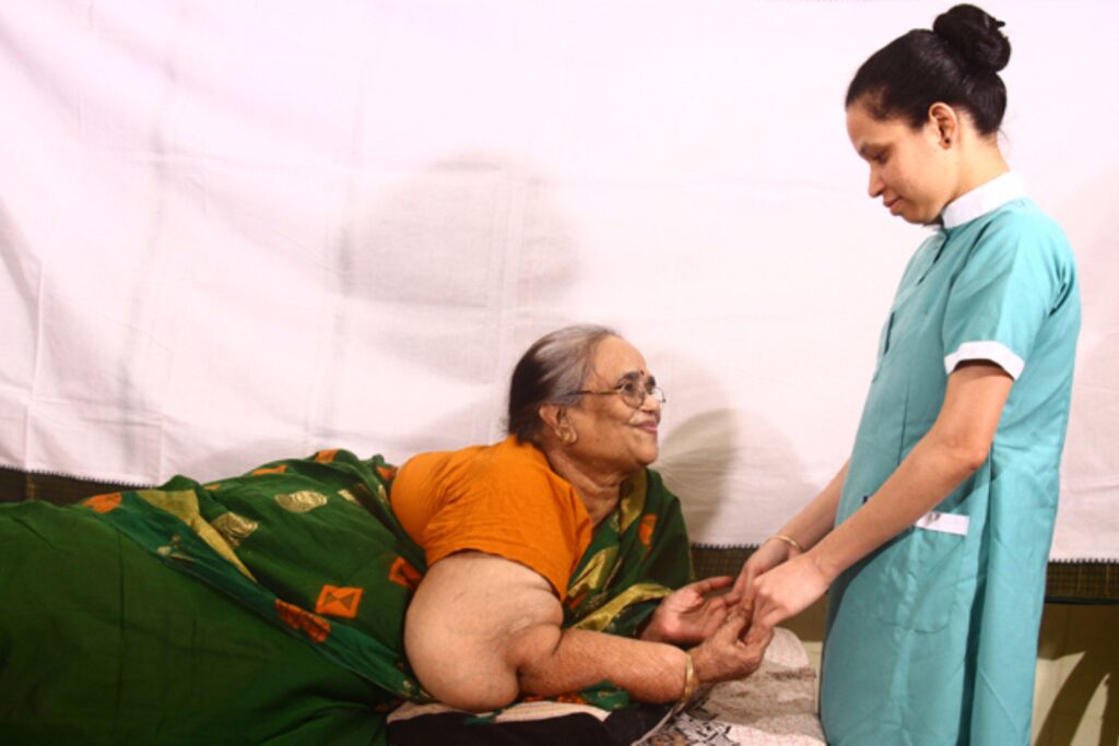 Elder Care Services in Navi Mumbai | Kaamwalimaid.com